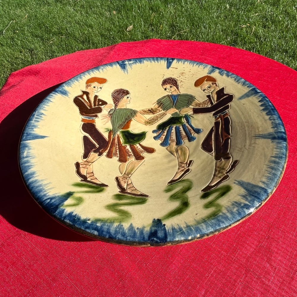 Puigdemont “Spanish Dancers” Wall Plate.